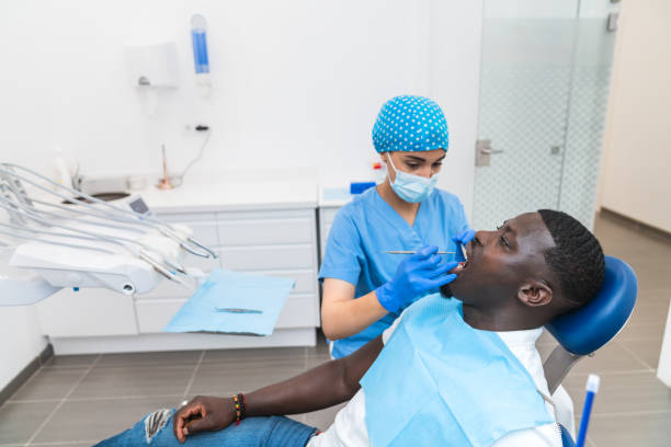 Best Emergency Tooth Extraction  in Lla Lla East, WA